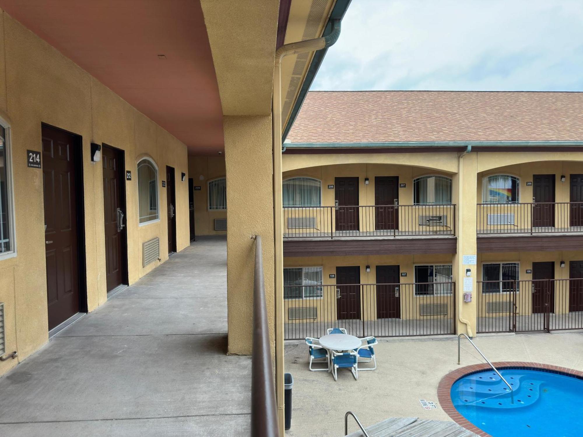 Texas Inn And Suites Rgv Edinburg Extérieur photo